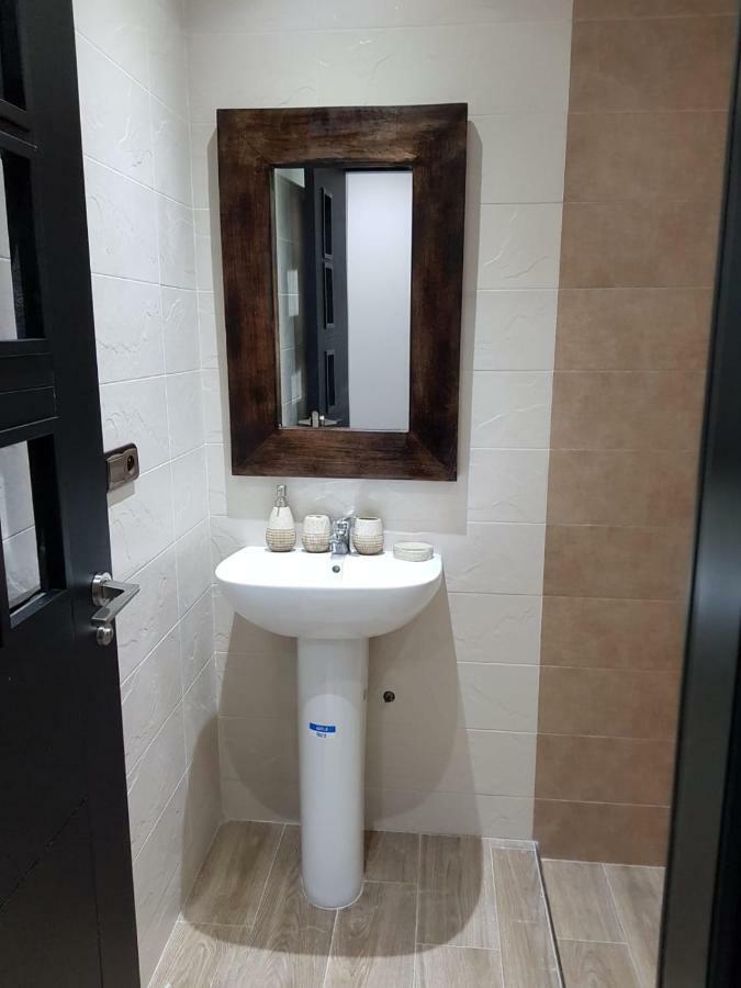 Saramica Seaside Apartment فنيدك المظهر الخارجي الصورة